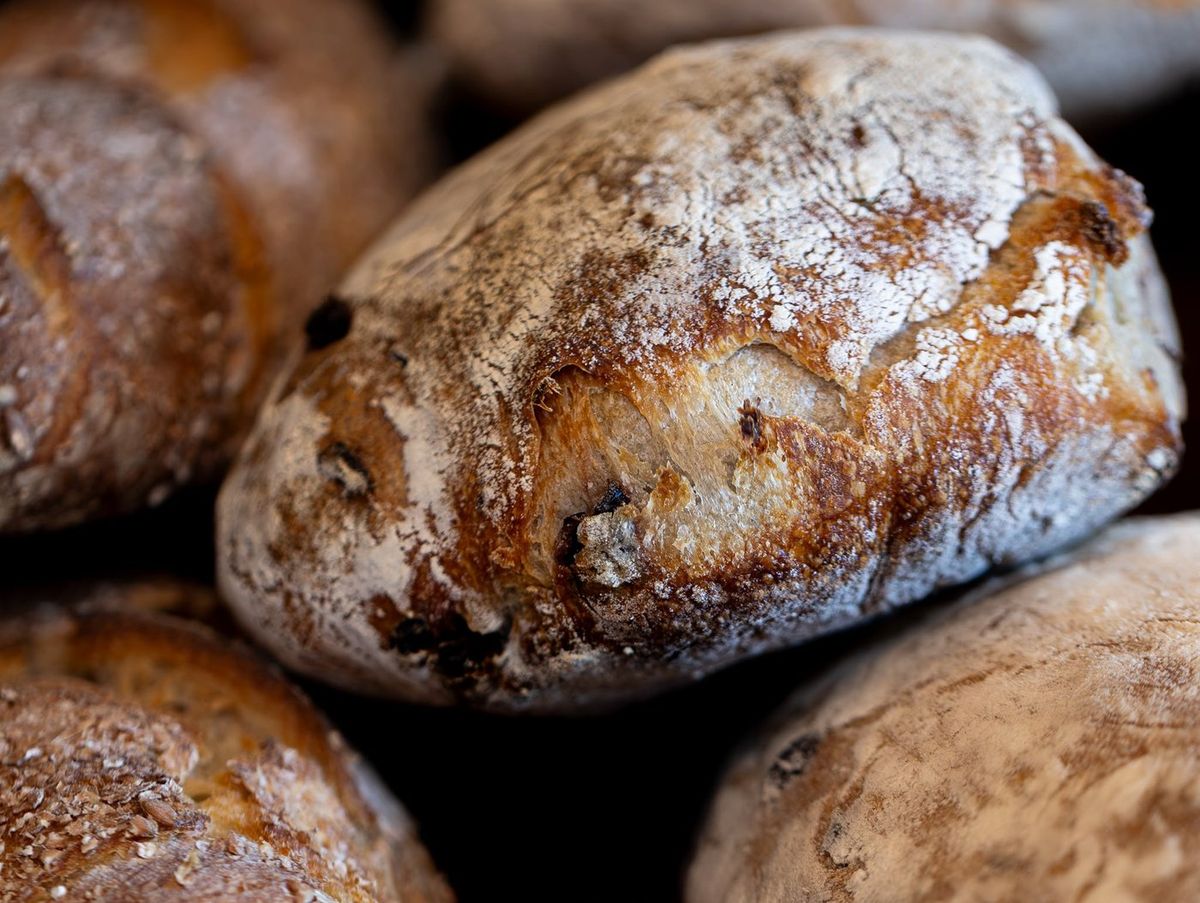 Artisanat — pain aux fruits en gros plan
