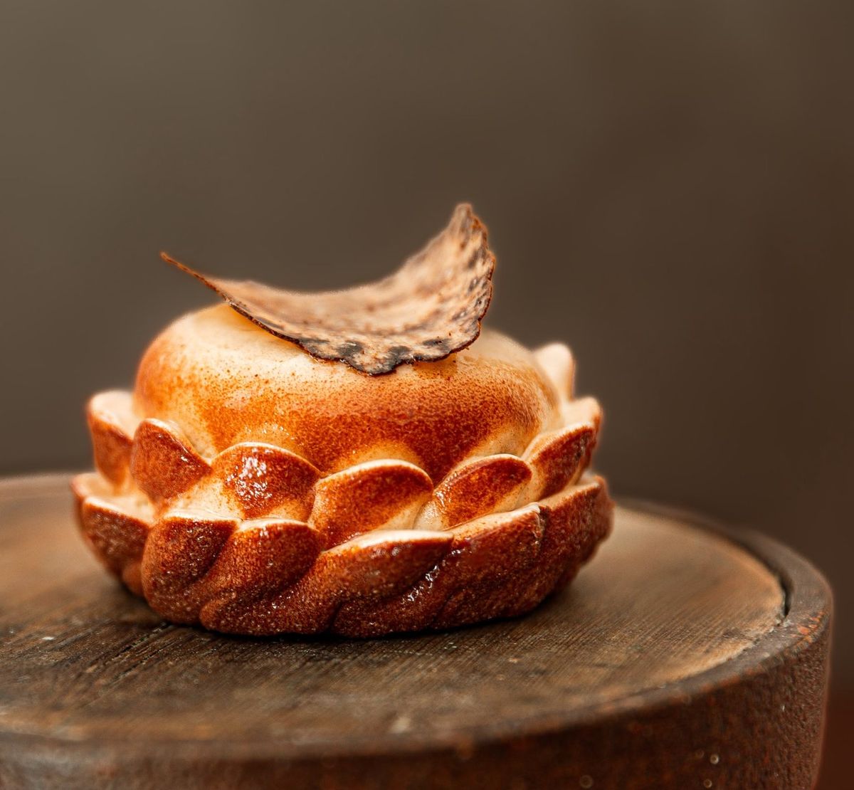 Gastronomie — dessert meringué doré et tuile