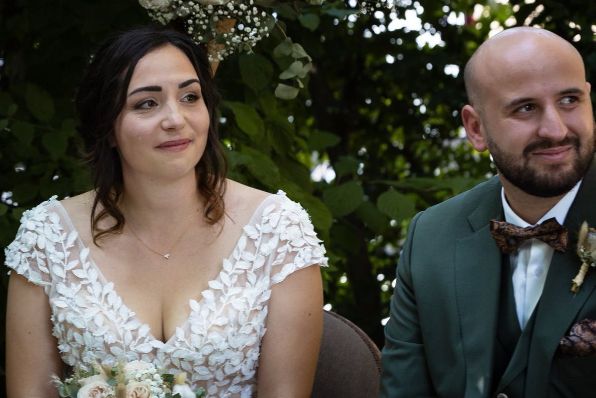Mariage — séquence émotion, les mariés émus pendant la cérémonie
